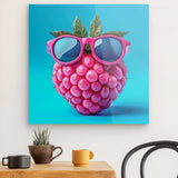 Acrylglas auf Alu-Dibond | Berrylicious Attitude - Stylishe Himbeere mit Sonnenbrille