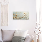 Acrylglas | Meerespoesie in Sandfarben - Seepferdchen auf Muschelrelief