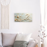 Acrylglas auf Alu-Dibond | Meerespoesie in Sandfarben - Seepferdchen auf Muschelrelief