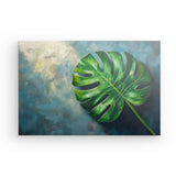 Leinwand - Stärke 2cm | Grüne Stille - Monstera-Blatt vor ruhigem Farbhintergrund