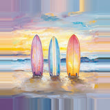 Leinwand (gerahmt) | Sunset Lineup – Surfboards am Strand bei Sonnenuntergang im Pastell-Look