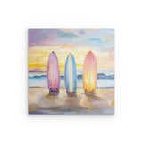 Alu Dibond (matt) | Sunset Lineup – Surfboards am Strand bei Sonnenuntergang im Pastell-Look