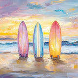 Alu Dibond (glänzend) | Sunset Lineup – Surfboards am Strand bei Sonnenuntergang im Pastell-Look