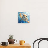 Acrylglas auf Alu-Dibond | Flossen voraus! - Niedliche Baby-Schildkröte im türkisblauen Meer (quer)