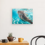 Leinwand - Stärke 2cm | Kind der Wellen - Zauberhafte Meerjungfrau im türkisfarbenen Ozean