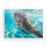 Leinwand - Stärke 4cm | Kind der Wellen - Zauberhafte Meerjungfrau im türkisfarbenen Ozean