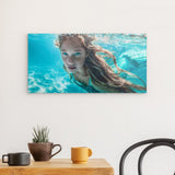 Alu Dibond (matt) | Kind der Wellen - Zauberhafte Meerjungfrau im türkisfarbenen Ozean