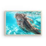 Photoboard (gerahmt) | Kind der Wellen - Zauberhafte Meerjungfrau im türkisfarbenen Ozean