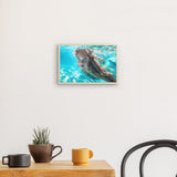 Photoboard (gerahmt) | Kind der Wellen - Zauberhafte Meerjungfrau im türkisfarbenen Ozean