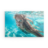 Photoboard / Hartschaum | Kind der Wellen - Zauberhafte Meerjungfrau im türkisfarbenen Ozean