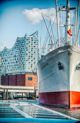 Photoboard (gerahmt) | Hamburg zwischen Himmel und Wasser - Cap San Diego und Elbphilharmonie