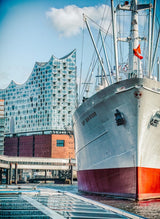 Photoboard (gerahmt) | Hamburg zwischen Himmel und Wasser - Cap San Diego und Elbphilharmonie