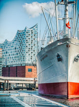 Photoboard (gerahmt) | Hamburg zwischen Himmel und Wasser - Cap San Diego und Elbphilharmonie