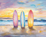 Poster ab 15 EUR | Sunset Lineup – Surfboards am Strand bei Sonnenuntergang im Pastell-Look
