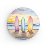 Rundes Wandbild | Sunset Lineup – Surfboards am Strand bei Sonnenuntergang im Pastell-Look