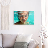 Photoboard / Hartschaum | Schweben im Licht - Porträt einer jungen Frau im türkisblauen Meer