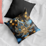 Plüschkissen (Schwarz) | Blüte aus Glanz und Ruhe - Bild eines edlen Lotus-Ornament in Blau und Gold