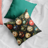 Plüschkissen (Waldgruen) | Poesie der Ornamente - Weihnachtskugeln in festlicher Tradition