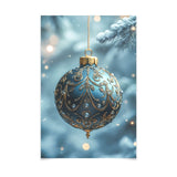 Poster ab 15 EUR | Eisklare Eleganz - Bild einer grünblauen Christbaumkugel