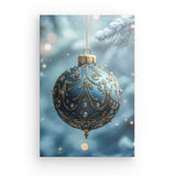 Leinwand - Stärke 2cm | Eisklare Eleganz - Bild einer grünblauen Christbaumkugel