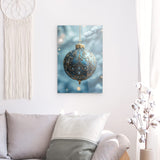 Acrylglas | Eisklare Eleganz - Bild einer grünblauen Christbaumkugel