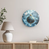 Rundes Wandbild | Eisklare Eleganz - Bild einer grünblauen Christbaumkugel