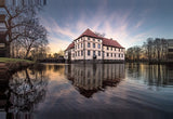 Leinwand (gerahmt) | Schloss Strünkede Herne Wandbild - ruhig und zeitlos