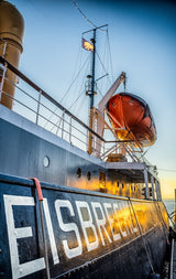 Photoboard (gerahmt) | Hamburg Eisbrecher Hafen Wandbild - ruhig und zeitlos