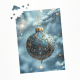 Puzzle | Eisklare Eleganz - Bild einer grünblauen Christbaumkugel